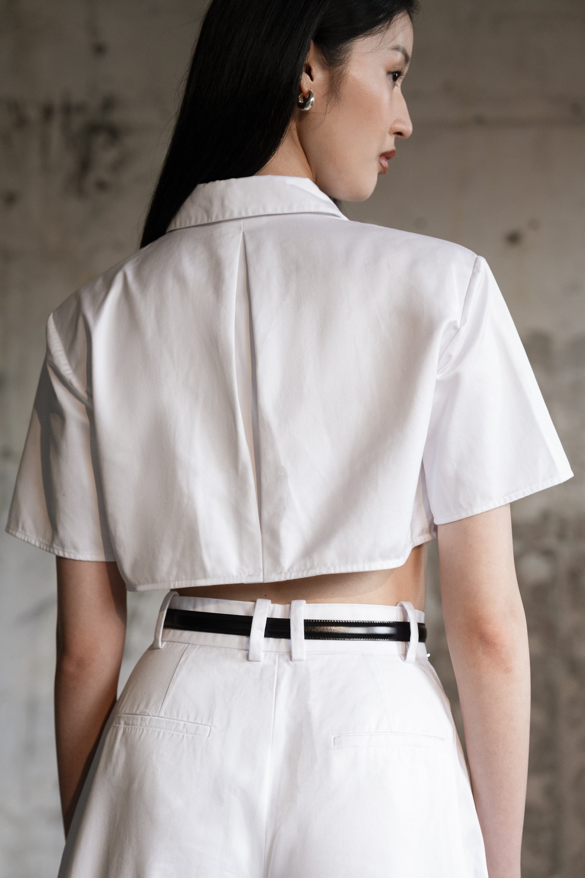 NYC 25° - 001  White Cropped Cotton Shirt